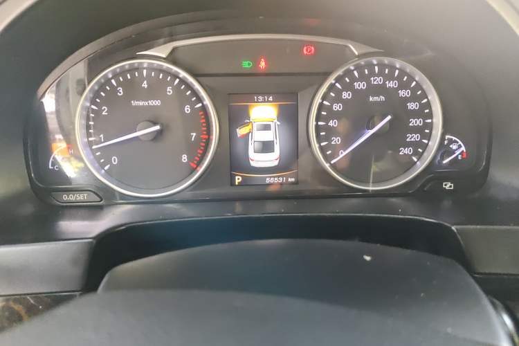 Used Geely Auto Emgrand GT 2016 2.4L Comfort Version Odometer Close Up