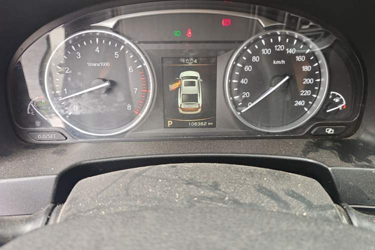 Used Geely Auto Emgrand GT 2016 2.4L Zunya Model Odometer Close Up