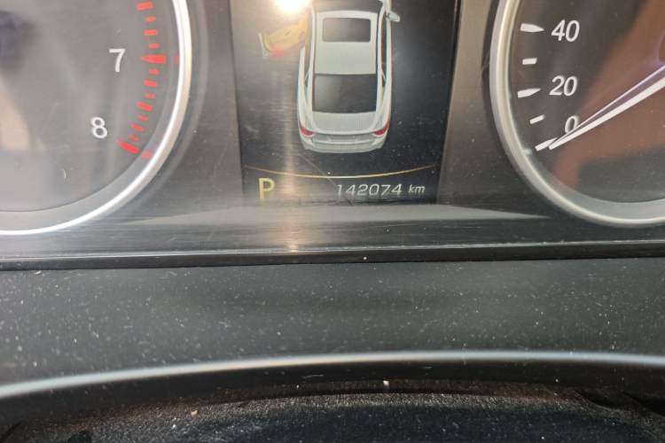 Used Geely Auto Emgrand GT 2016 1.8T Comfort Model Odometer Close Up