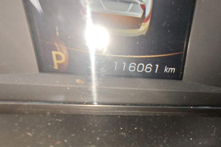 Used Geely Auto Emgrand GT 2016 2.4L Zunya Model Odometer Close Up