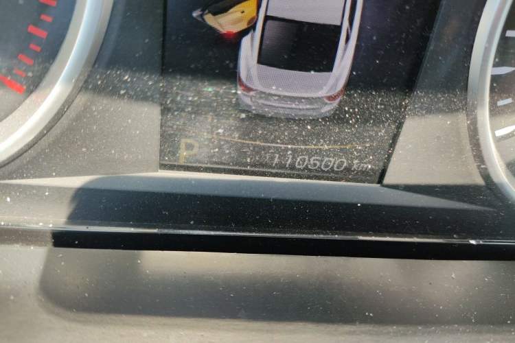 Used Geely Auto Emgrand GT 2016 2.4L Comfort Version Odometer Close Up