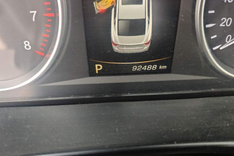 Used Geely Auto Emgrand GT 2016 1.8T Comfort Model Odometer Close Up