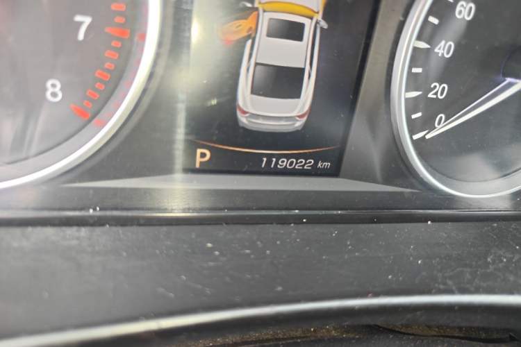 Used Geely Auto Emgrand GT 2016 2.4L Zunya Model Odometer Close Up