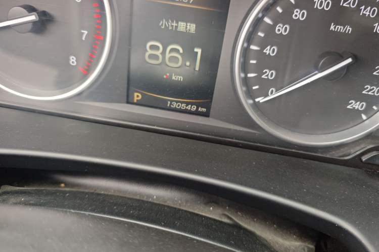Used Geely Auto Emgrand GT 2016 1.8T Zunya Model Odometer Close Up
