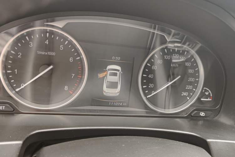 Used Geely Auto Emgrand GT 2016 2.4L Comfort Version Odometer Close Up