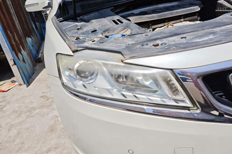 Used Geely Auto Emgrand GT 2016 2.4L Zunya Model Right Front Headlight