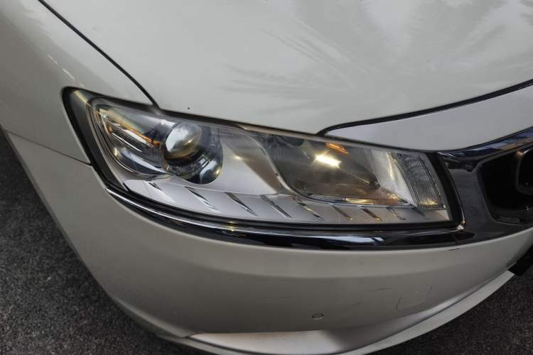 Used Geely Auto Emgrand GT 2016 2.4L Comfort Version Right Front Headlight