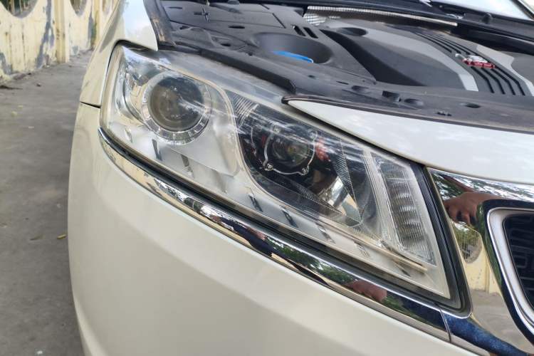 Used Geely Auto Emgrand GT 2016 1.8T Zunya Model Right Front Headlight