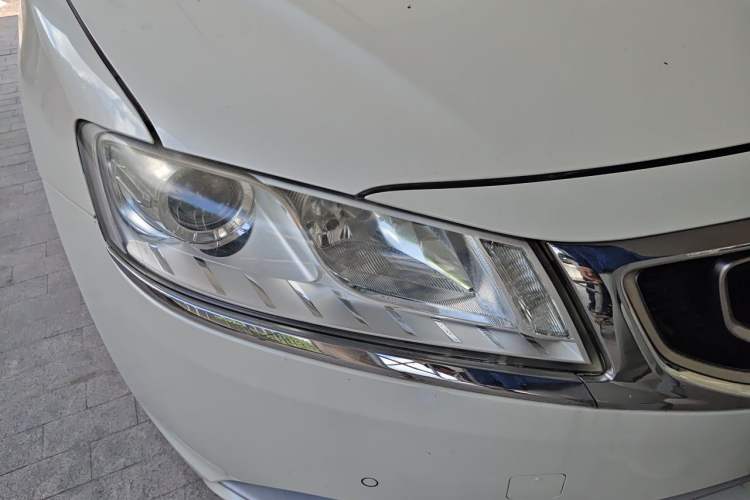 Used Geely Auto Emgrand GT 2016 2.4L Comfort Version Right Front Headlight
