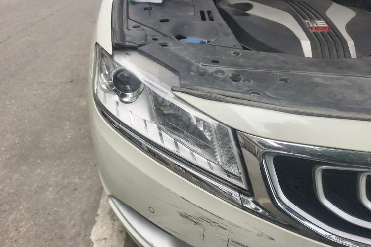 Used Geely Auto Emgrand GT 2016 1.8T Comfort Model Right Front Headlight