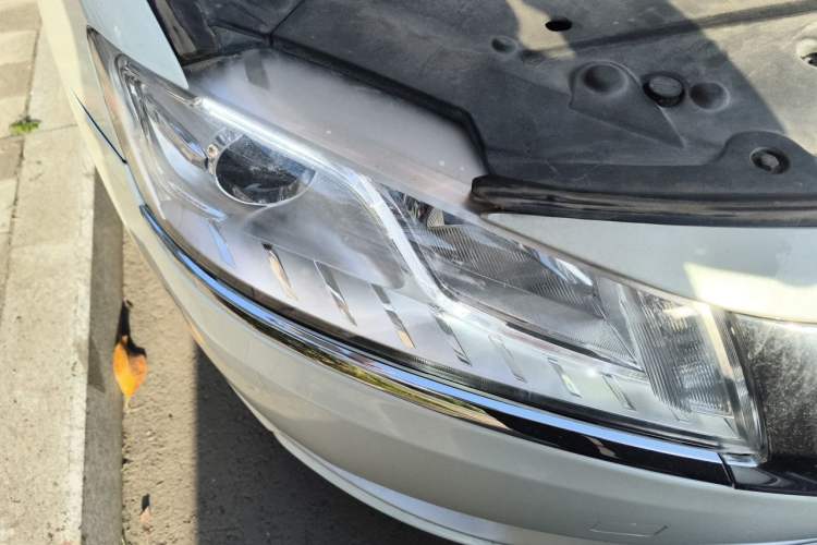 Used Geely Auto Emgrand GT 2016 1.8T Zunya Model Right Front Headlight
