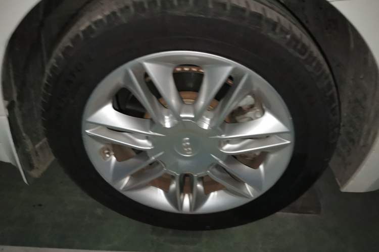 Used Geely Auto Emgrand GT 2016 2.4L Comfort Version Right Front Wheel Hub