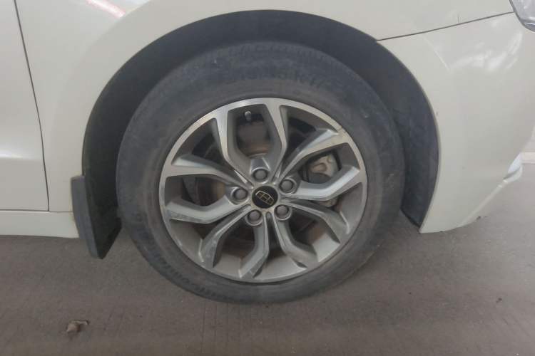 Used Geely Auto Emgrand GT 2016 1.8T Zunya Model Right Front Wheel Hub