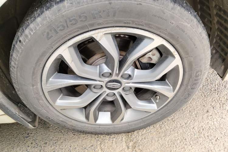 Used Geely Auto Emgrand GT 2016 1.8T Zunya Model Right Front Wheel Hub