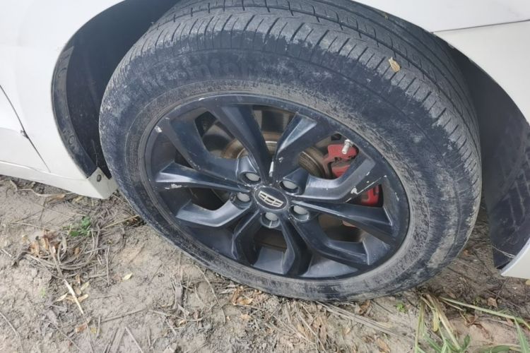 Used Geely Auto Emgrand GT 2016 2.4L Comfort Version Right Front Wheel Hub