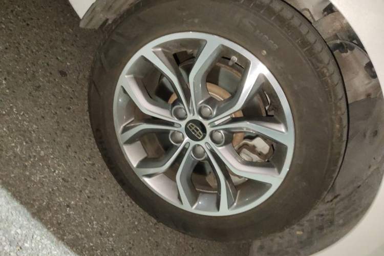 Used Geely Auto Emgrand GT 2016 1.8T Zunya Model Right Front Wheel Hub