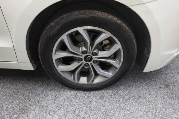 Used Geely Auto Emgrand GT 2016 2.4L Comfort Version Right Front Wheel Hub