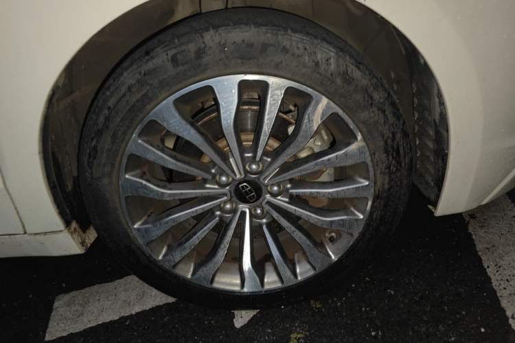 Used Geely Auto Emgrand GT 2016 1.8T Jiarui Model Right Front Wheel Hub