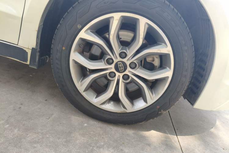 Used Geely Auto Emgrand GT 2016 1.8T Zunya Model Right Front Wheel Hub