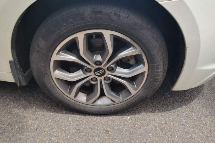 Used Geely Auto Emgrand GT 2016 1.8T Comfort Model Right Front Wheel Hub