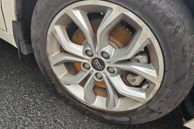 Used Geely Auto Emgrand GT 2016 1.8T Zunya Model Right Front Wheel Hub