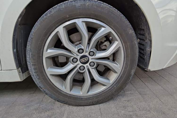 Used Geely Auto Emgrand GT 2016 2.4L Comfort Version Right Front Wheel Hub