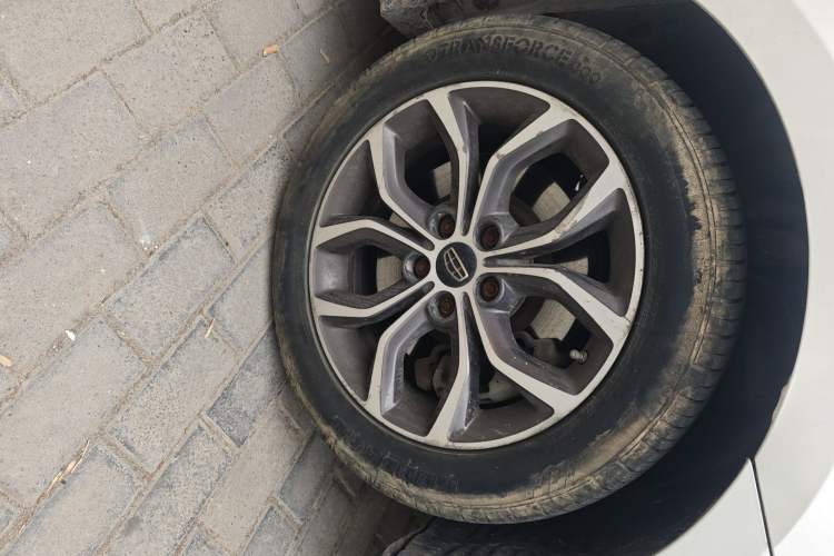 Used Geely Auto Emgrand GT 2016 1.8T Comfort Model Right Front Wheel Hub