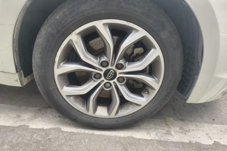 Used Geely Auto Emgrand GT 2016 1.8T Comfort Model Right Front Wheel Hub