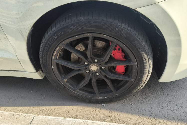 Used Geely Auto Emgrand GT 2016 1.8T Zunya Model Right Front Wheel Hub