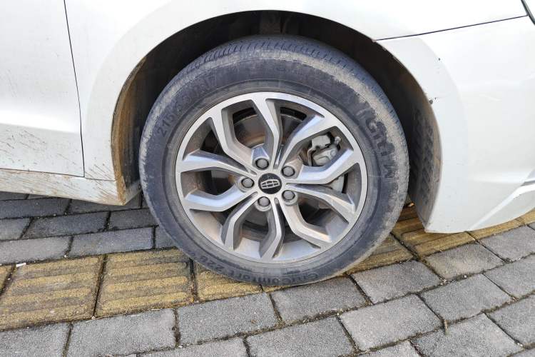Used Geely Auto Emgrand GT 2016 1.8T Zunya Model Right Front Wheel Hub