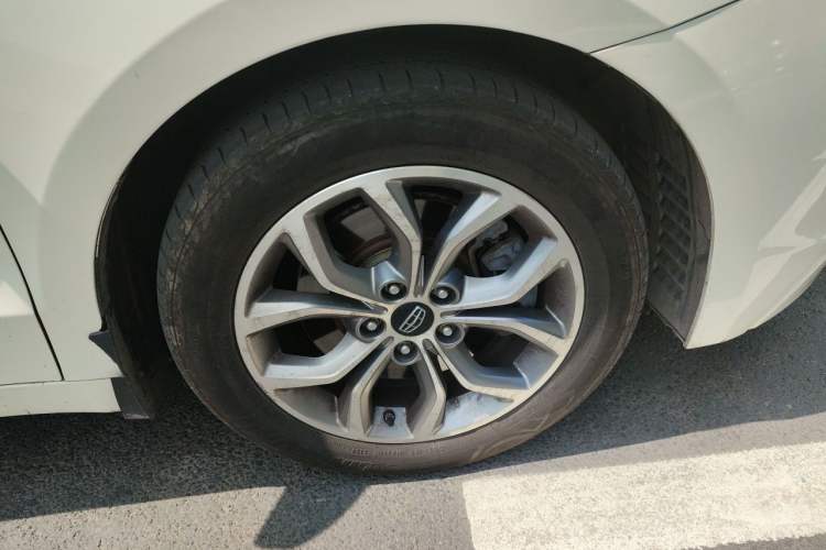 Used Geely Auto Emgrand GT 2016 2.4L Comfort Version Right Front Wheel Hub