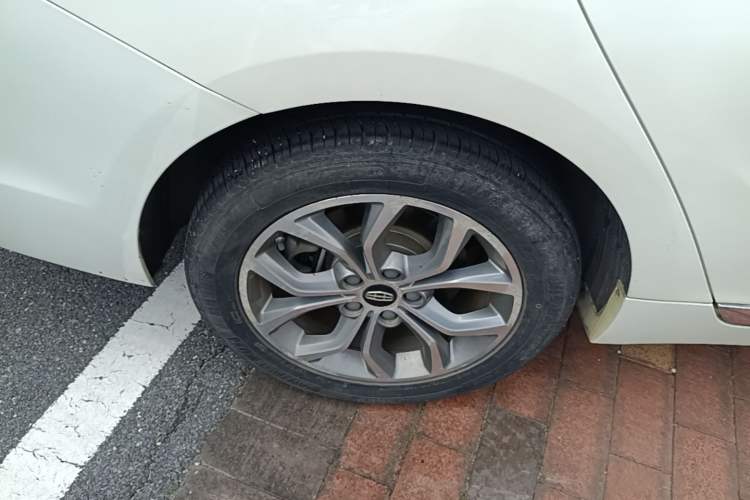 Used Geely Auto Emgrand GT 2016 1.8T Comfort Model Right Rear Wheel Hub