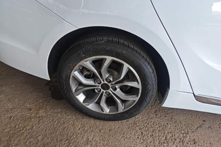 Used Geely Auto Emgrand GT 2016 2.4L Comfort Version Right Rear Wheel Hub