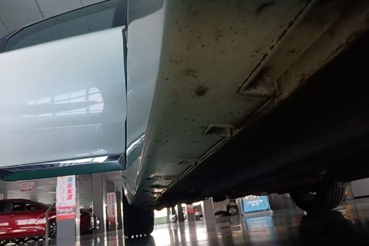 Used Geely Auto Emgrand GT 2016 1.8T Zunya Model Right Side Sill
