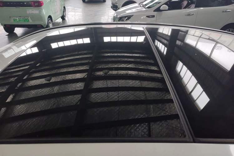 Used Geely Auto Emgrand GT 2016 2.4L Zunya Model Roof