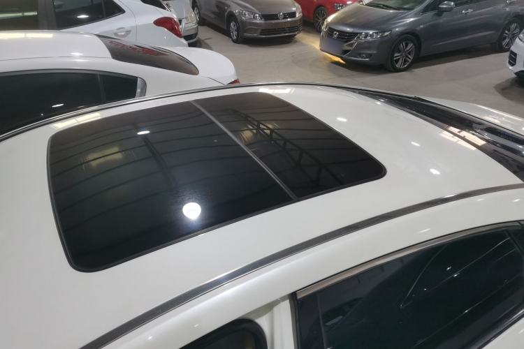 Used Geely Auto Emgrand GT 2016 2.4L Zunya Model Roof