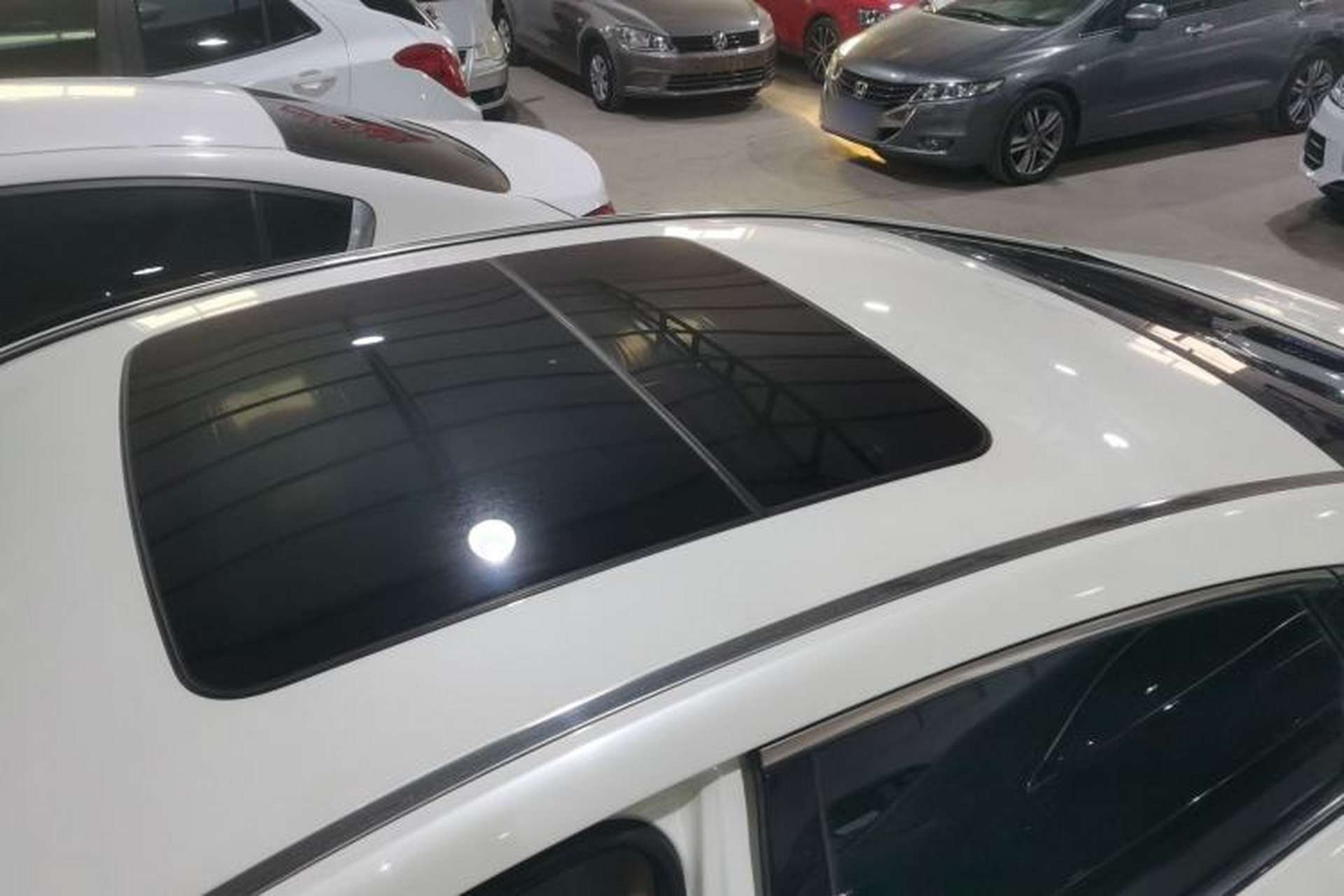 Used Geely Auto Emgrand GT 2016 2.4L Zunya Model Roof