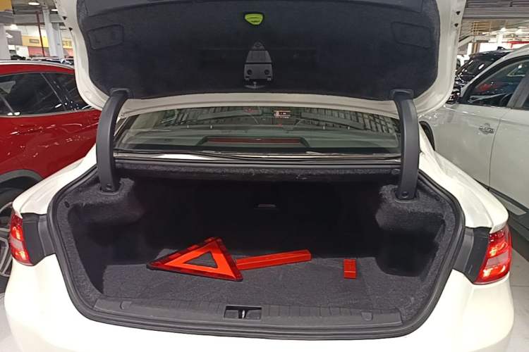 Used Geely Auto Emgrand GT 2016 2.4L Zunya Model Trunk