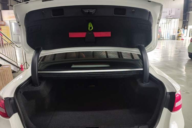 Used Geely Auto Emgrand GT 2016 2.4L Zunya Model Trunk