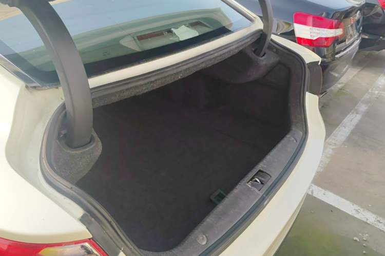 Used Geely Auto Emgrand GT 2016 2.4L Zunya Model Trunk