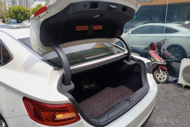 Used Geely Auto Emgrand GT 2016 2.4L Comfort Version Trunk