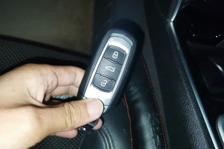 Used Geely Auto Emgrand GT 2016 2.4L Comfort Version Vehicle Key