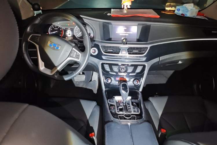 Used Geely Auto Emgrand GT 2016 2.4L Zunya Model Center Console