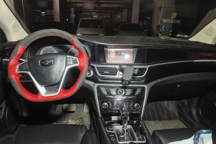 Used Geely Auto Emgrand GT 2016 1.8T Zunya Model Center Console