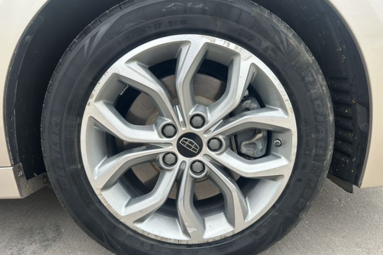 Used Geely Auto Emgrand GT 2016 2.4L Zunya Model Exterior 5