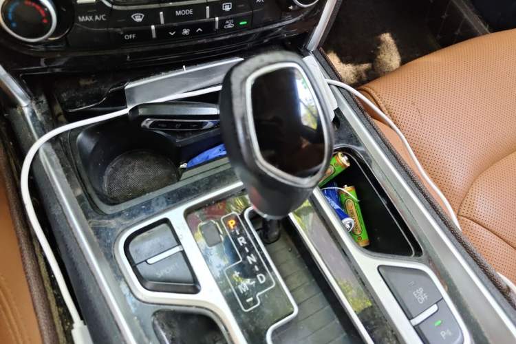 Used Geely Auto Emgrand GT 2016 1.8T Zunya Model Gear Lever