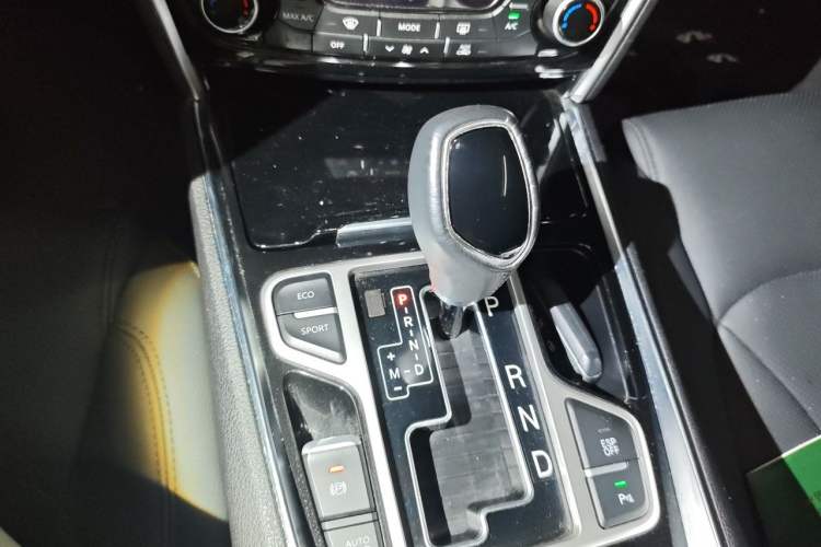 Used Geely Auto Emgrand GT 2016 2.4L Zunya Model Gear Lever