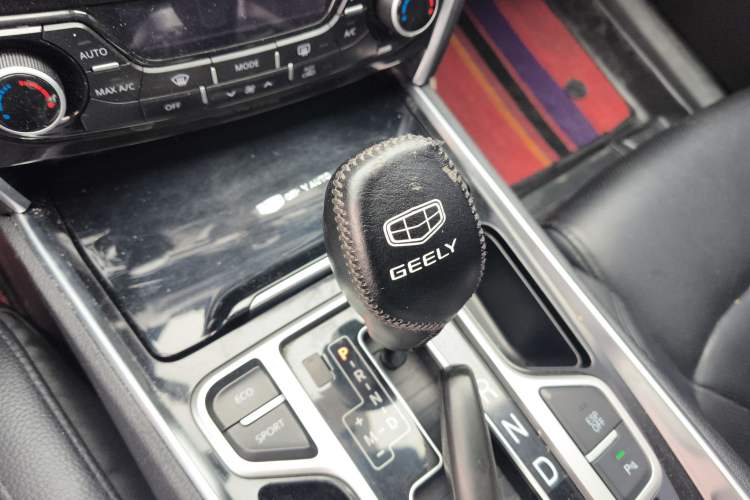 Used Geely Auto Emgrand GT 2016 1.8T Zunya Model Gear Lever