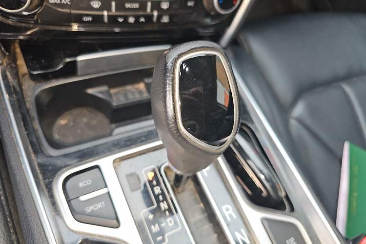 Used Geely Auto Emgrand GT 2016 1.8T Zunya Model Gear Lever