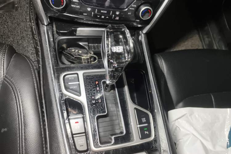 Used Geely Auto Emgrand GT 2016 1.8T Zunya Model Gear Lever
